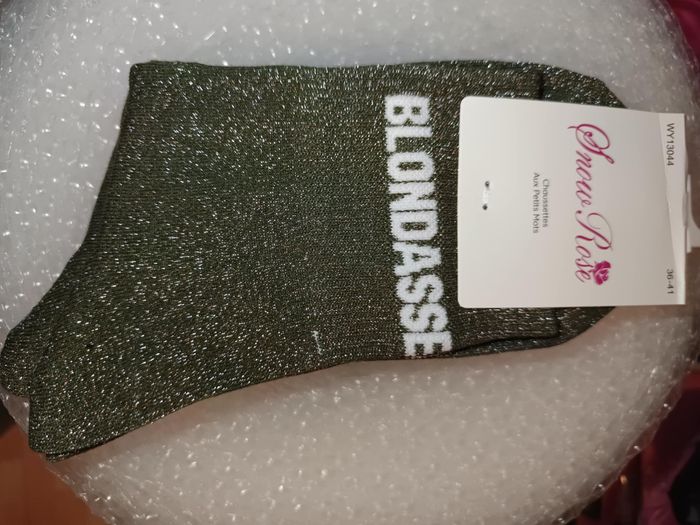 chaussettes blondasse - photo numéro 2
