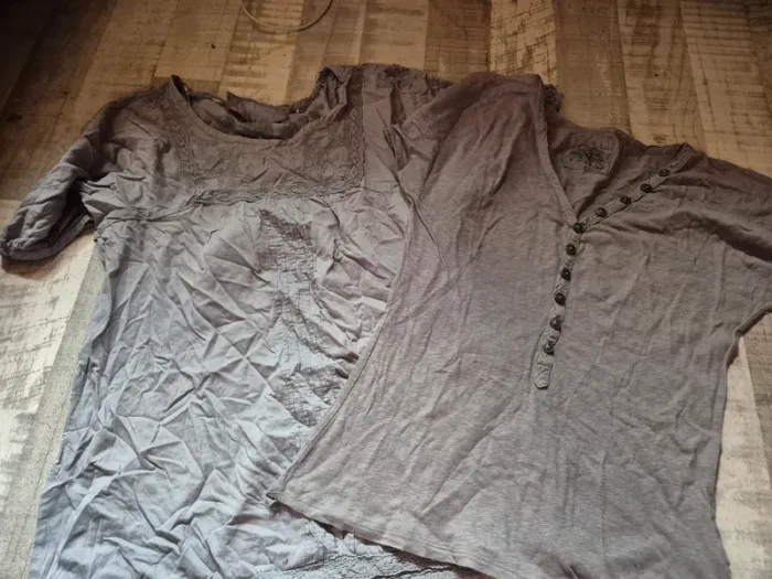 Lot de 2 hauts manches courtes