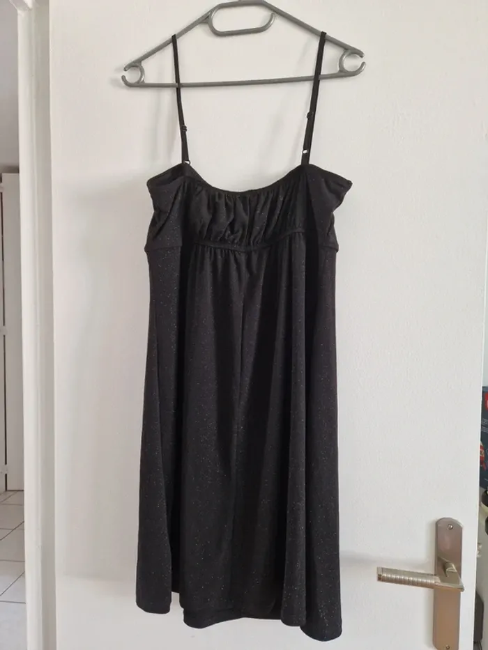 Robe noire - photo numéro 4