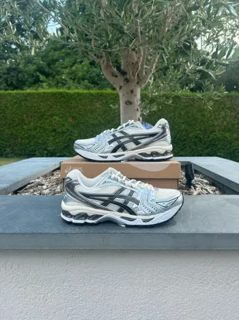 Asics Gel-Kayano 14 – Cream/Black Metallic Plum - 41,5