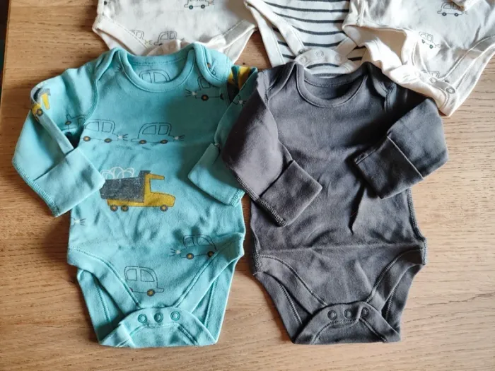 Lot de 5 bodies - photo numéro 2