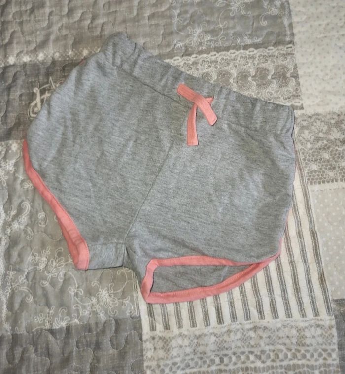 Short gris ninety eight 4 ans