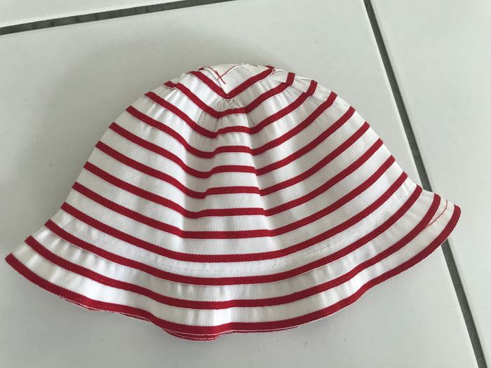 Chapeau été 6/12 mois - 46 cms très bon état - photo numéro 2