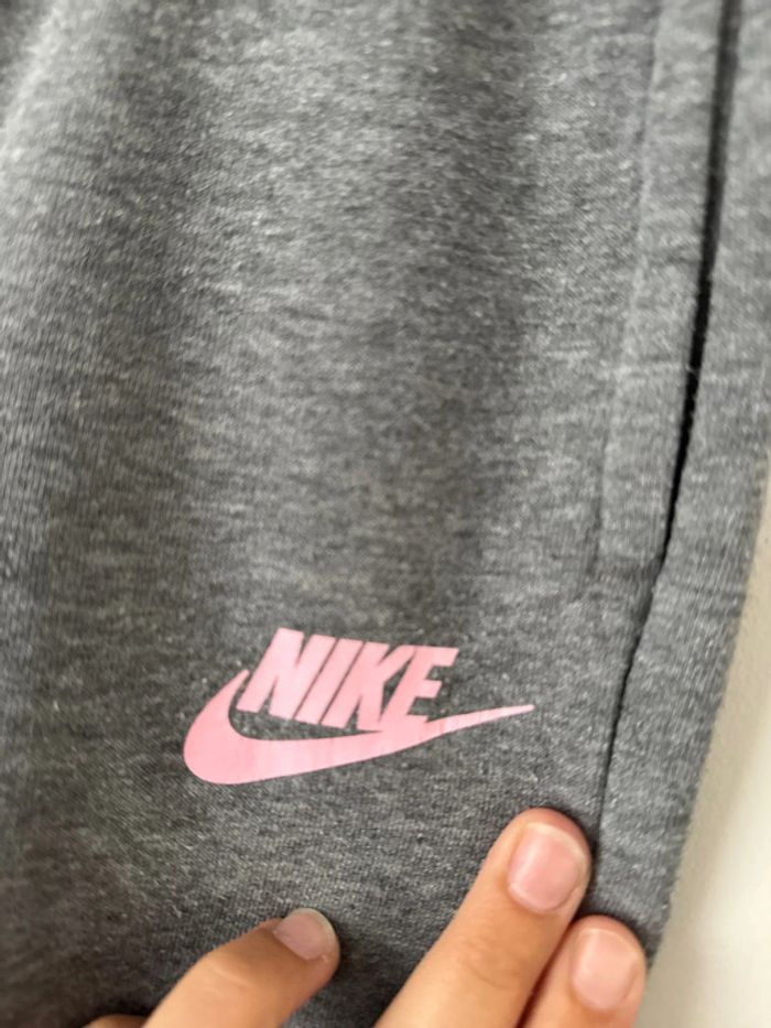 👖jogging fille Nike - 3-4 ans - bon état - photo numéro 3