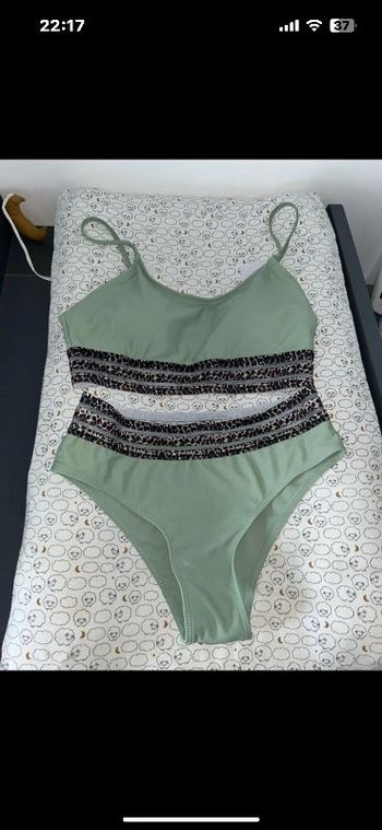 Beau petit maillot de bain 👙