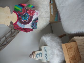 Jolie t shirt manche longue desigual blanc multicouleur bébé fille 3 mois 
