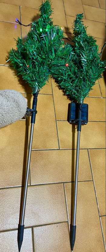 Lot de 2 sapin guirlande solaire à planter multicolore bon état