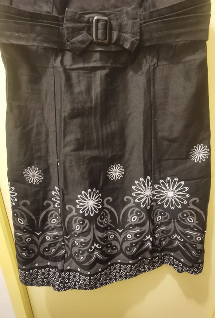Robe noire à fleur - photo numéro 4