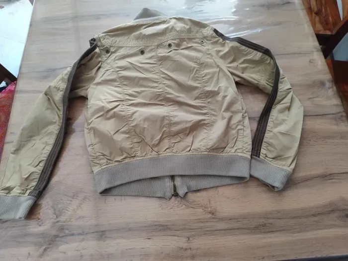 Blouson aviateur Pinko – 40 – Kaki – État : Excellent - photo numéro 2