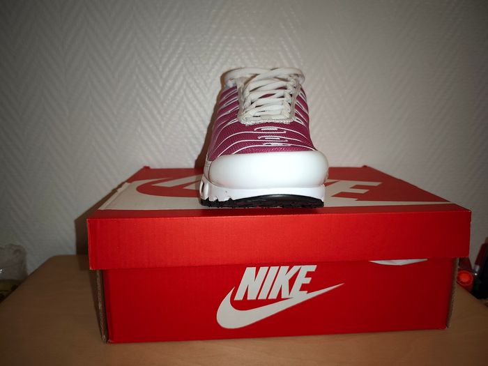 Nike air Max plus taille 38 neuf avec étiquette et emballage. - photo numéro 5