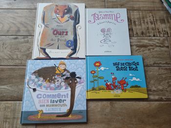 Lot de 4 livres rigolos "caca prout"