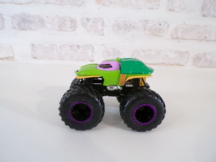 Monster trucks - Hotwheels - Hot Wheels - Tortue Ninja - Donatello (J21) - photo numéro 2