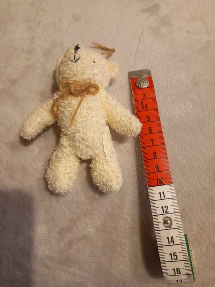 Petite peluche ourson - photo numéro 3