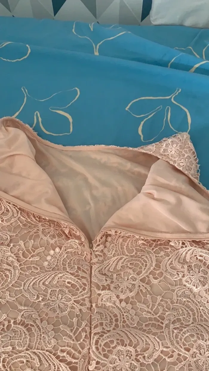 Robe dentelle 42 - photo numéro 4