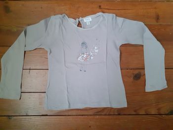Sweet gris motif petite fille et papillons