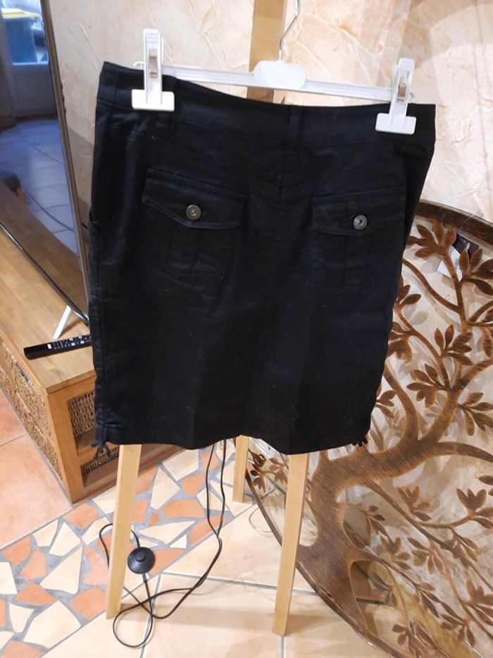 Jupe noire - photo numéro 4