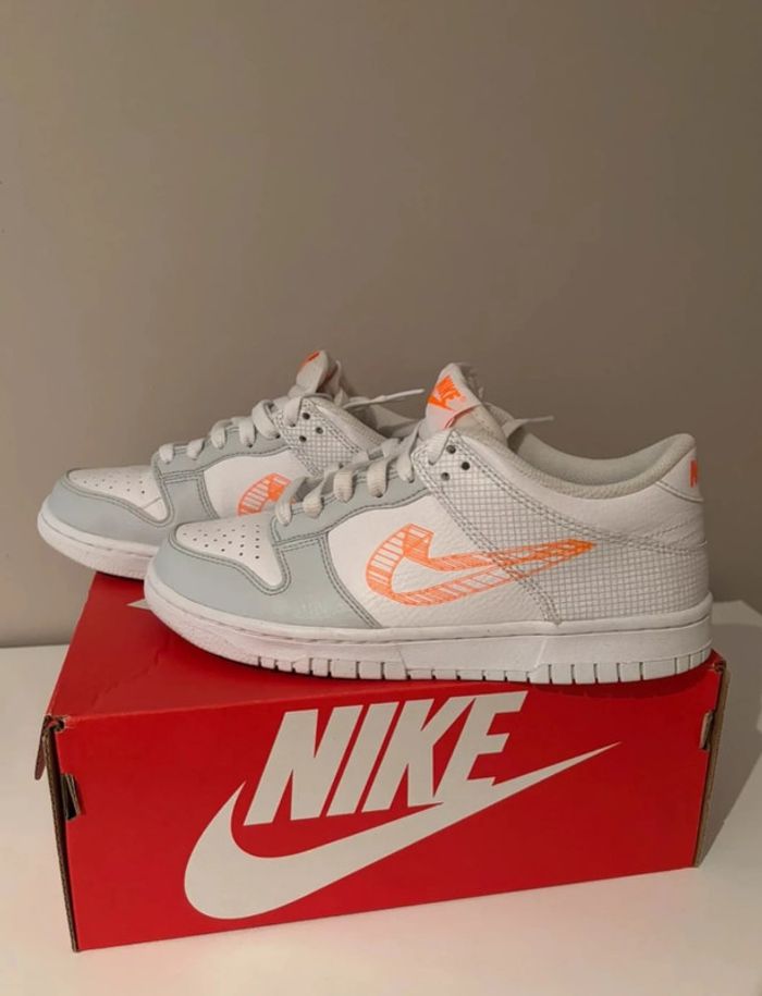 Nike Dunk low blanc et orange mixte neuf 37,5