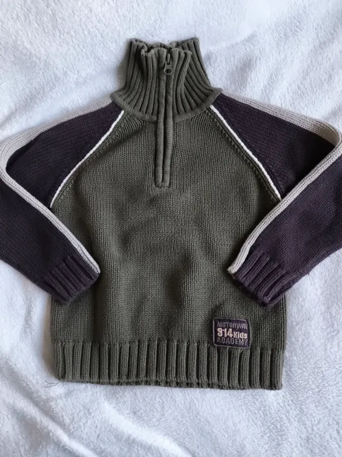 Pull col roulé taille 6 ans