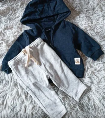 Petit ensemble 1 mois 🐯