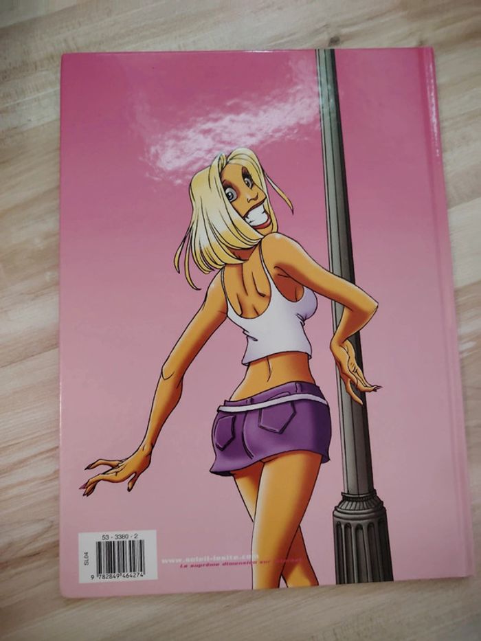 Bd les blondes tome 4 - photo numéro 2