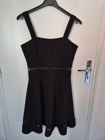 Magnifique robe taille 42 avec bandes transparente