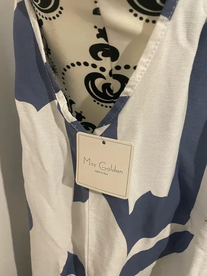 Robe ample à bretelles blanc à motif bleu bas volant neuf Miss Golden taille 46 - photo numéro 4