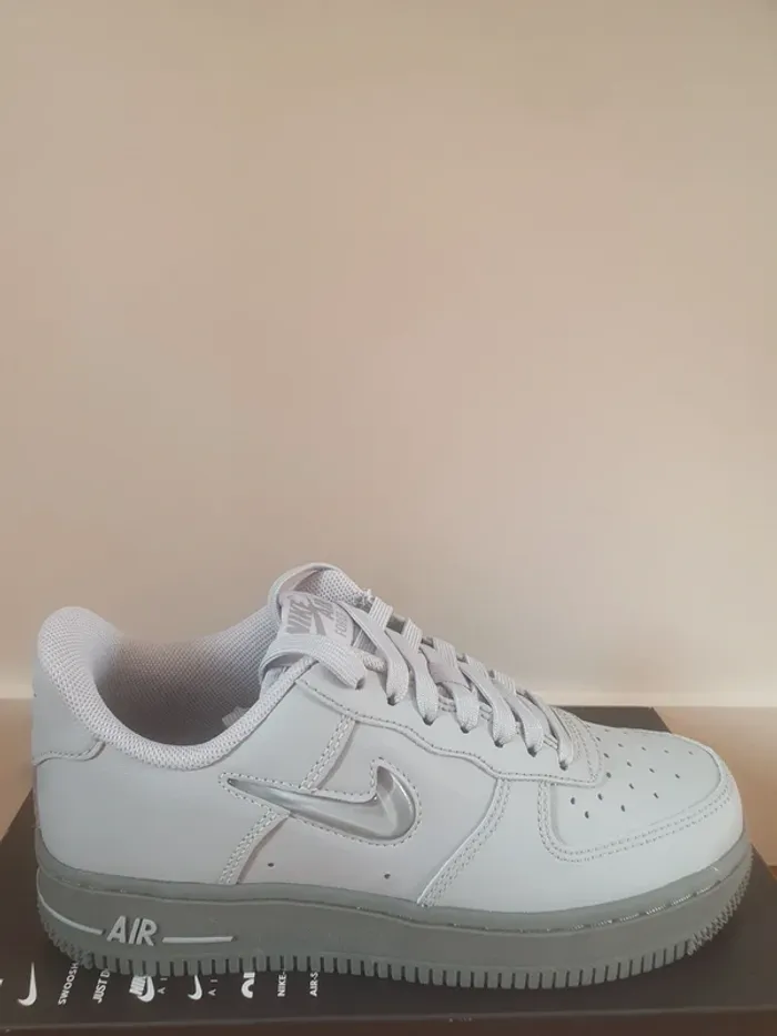 Nike Air Force 1 (37.5)