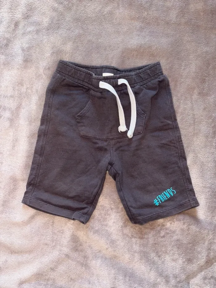 Lot de shorts garçon taille 24 mois en très bon état - photo numéro 3