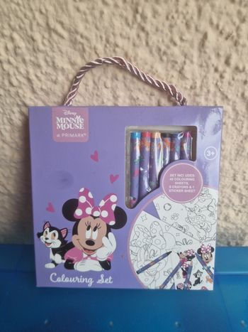 Mini coloriage et stickers et crayon minnie