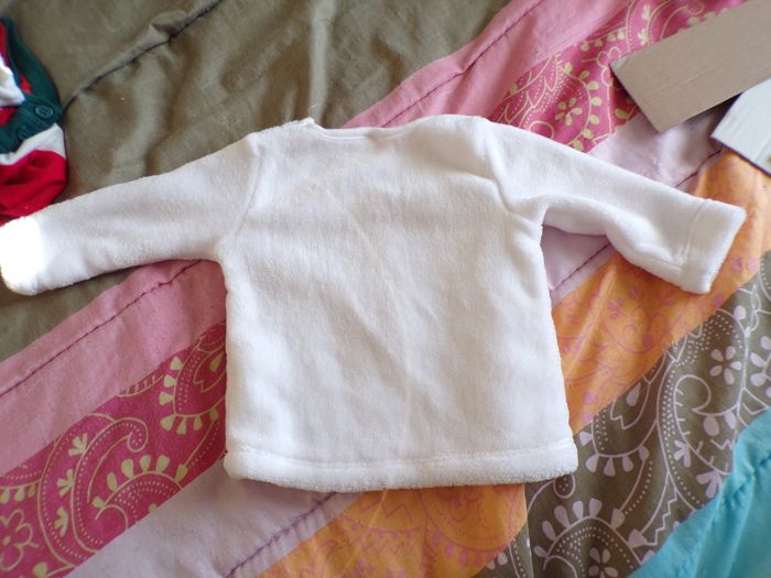 Pull de Noël tout doux 18 mois neuf - photo numéro 3