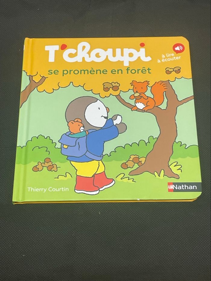 Livre Tchoupi se promène en forêt