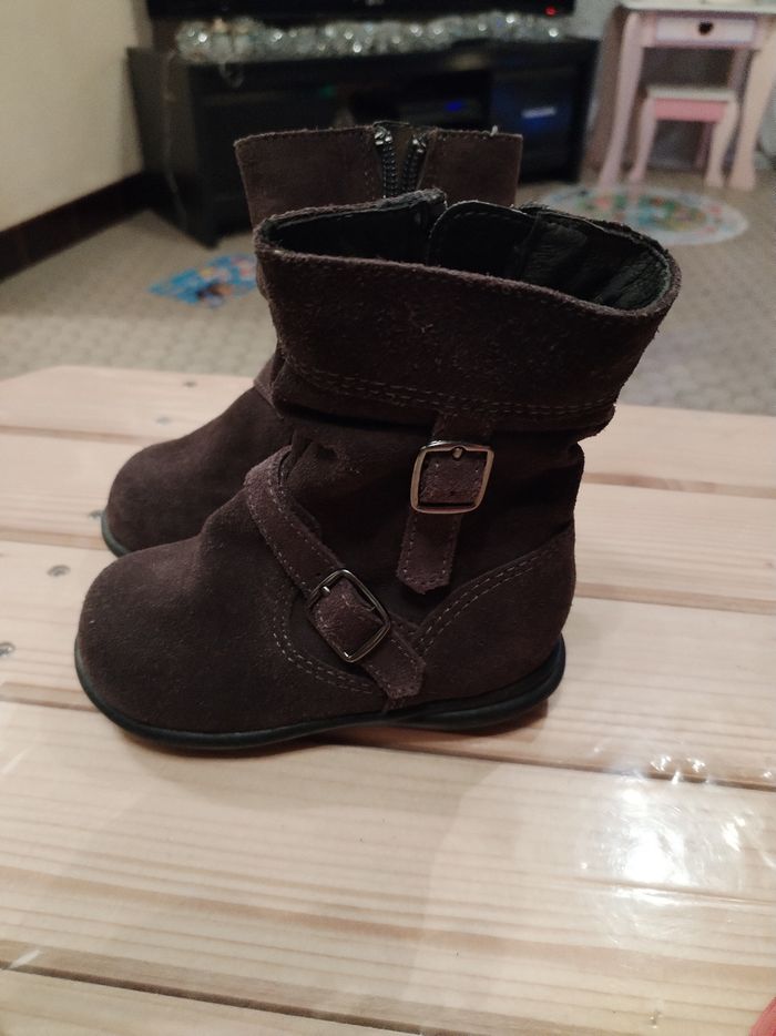 Chaussures taille 20 - photo numéro 3