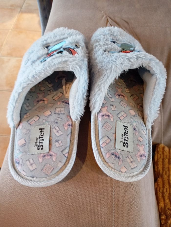 Chaussons stitch taille 39 - photo numéro 2