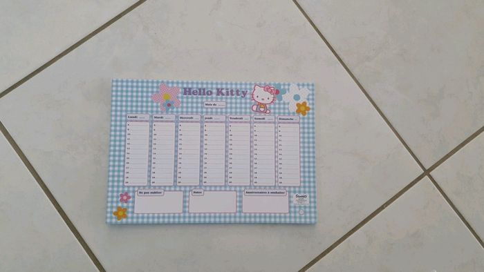 Sous main hebdomadaire Hello kitty VIN