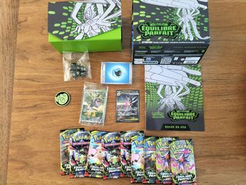 Pokémon coffret équilibre parfait ouvert. Staross 