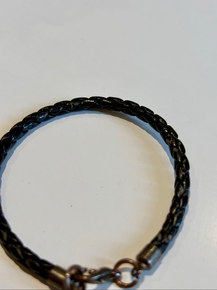 Bracelet cuir noir tressé avec pendentif cœur en métal - photo numéro 4