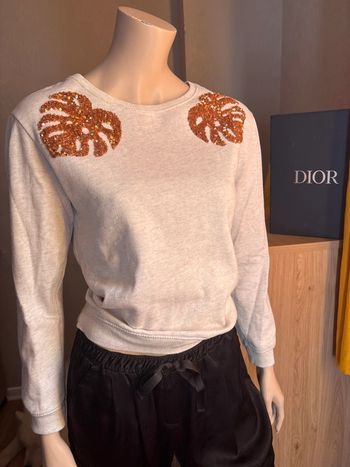 Sweat beige à paillettes