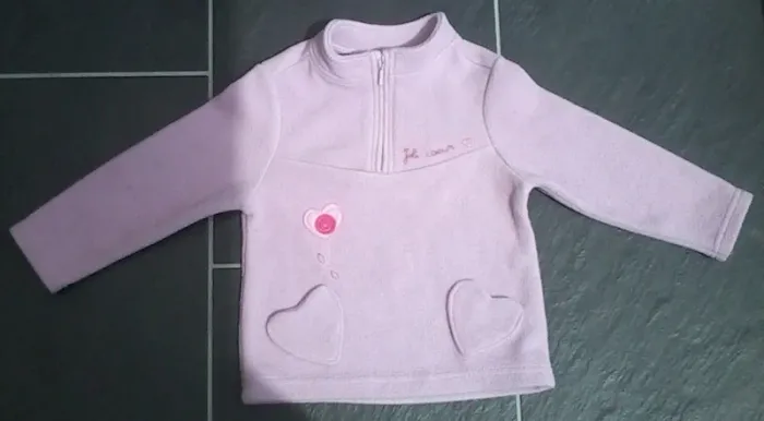 Joli pull polaire "coeurs" fille 2 ans (86 cm)