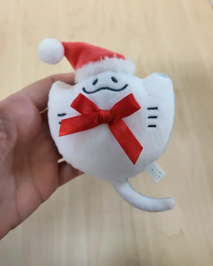 Mascotte Tsuburana hitomi no Christmas : Raie Manta - photo numéro 2