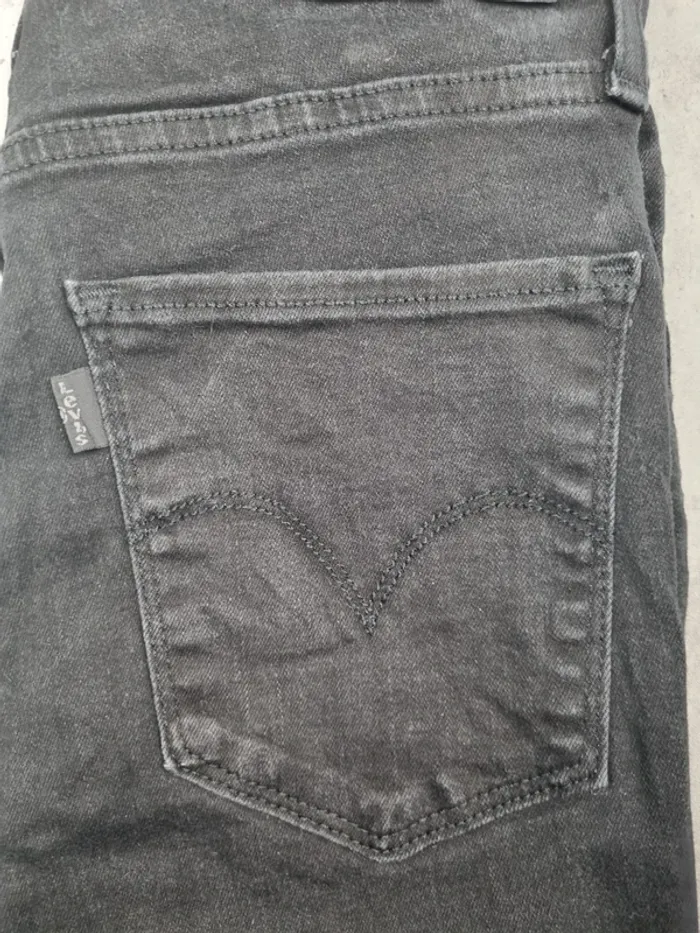 Jean Levi’s 724 noir – Taille 36 FR/ 26 US Femme (mesures en photos) - photo numéro 10