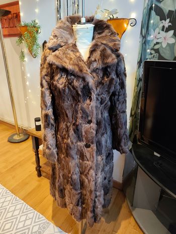 Manteau en fausse fourrure