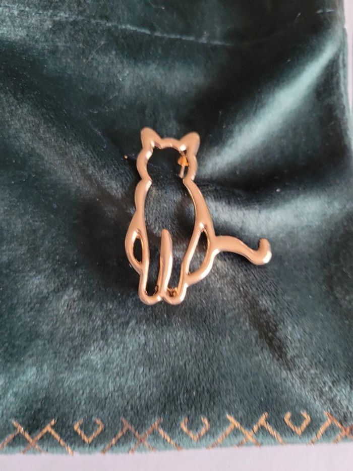 Broche chat 🐱 acier doré - photo numéro 2