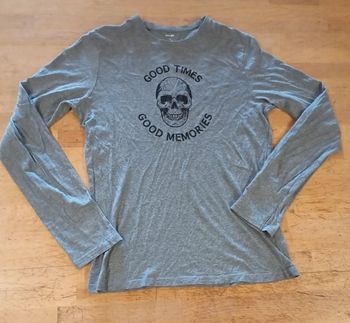 Tee shirt manches longues tête de mort