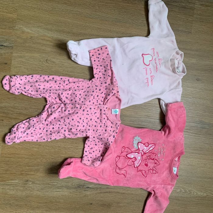 Lot 3 pyjamas taille 1 mois
