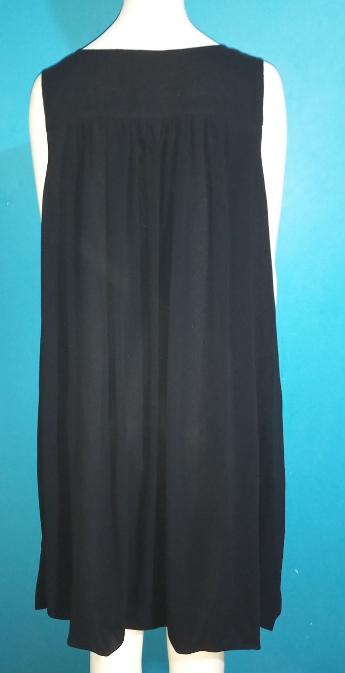 Robe avec sequins brillants - photo numéro 4