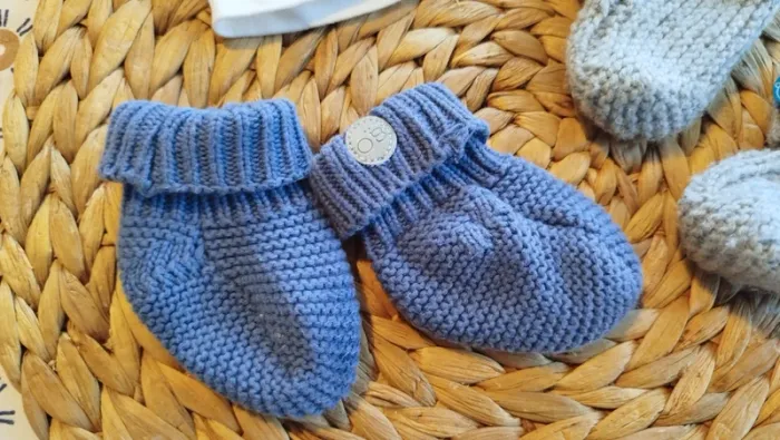 Lot bonnet et chaussons - photo numéro 2