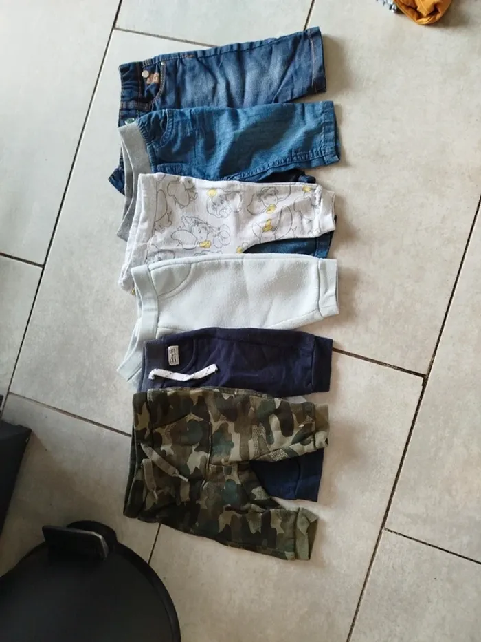 Lit 3 mois pantalons+ tee shirt grandes manches - photo numéro 2