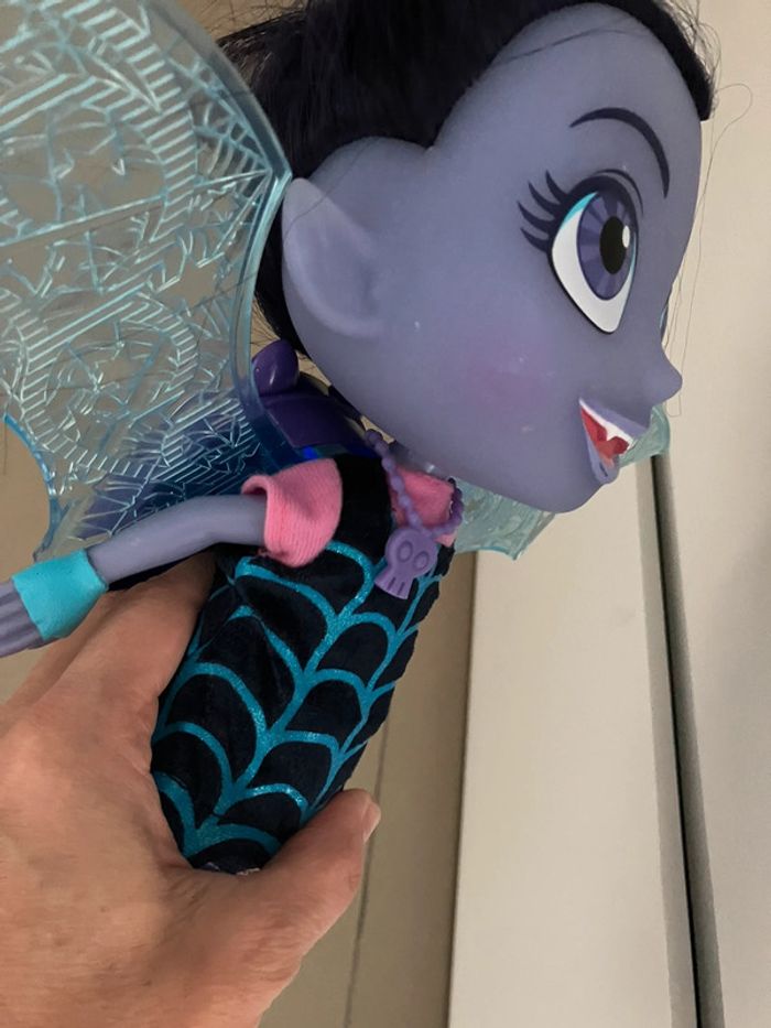 Poupée vampirina Disney 26 cm’ - photo numéro 8