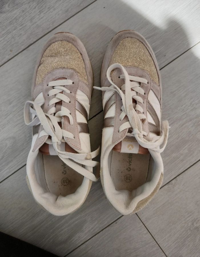 Baskets Victoria taille 39