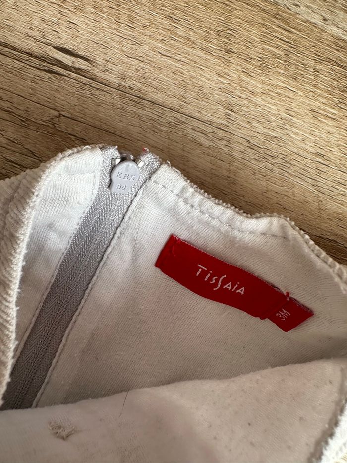 - Robe Tissaia   - 3 mois - bon état, petite tache - photo numéro 3